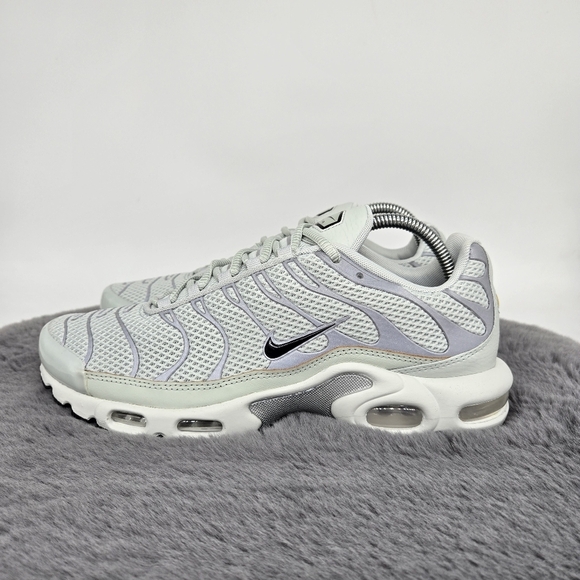 Nike Air Max Plus 'Light Silver' Women's Shoes Size 11 New - Picture 1 of 8